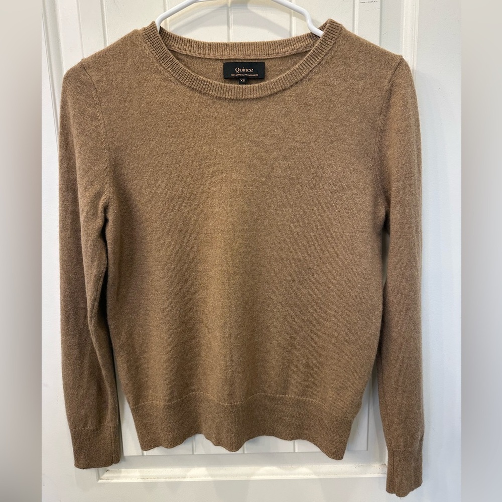 Quince 100% Mongolian Cashmere Crewneck Sweater XS Excellent Condition